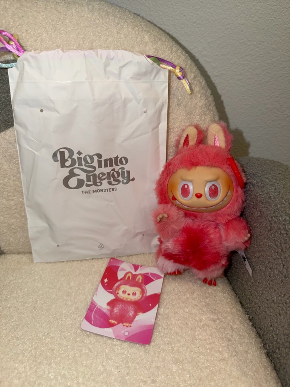 Pop mart Big Into Energy Pink Monster labubu LOVE